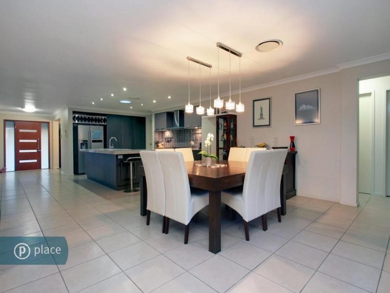 88 Parkwood Drive, Heathwood QLD 4110