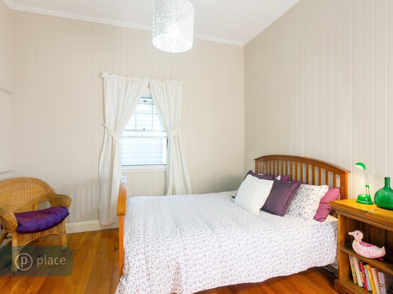 6 Donald Street, Camp Hill QLD 4152