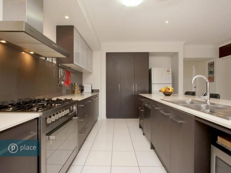 86 Parkwood Drive, Heathwood QLD 4110