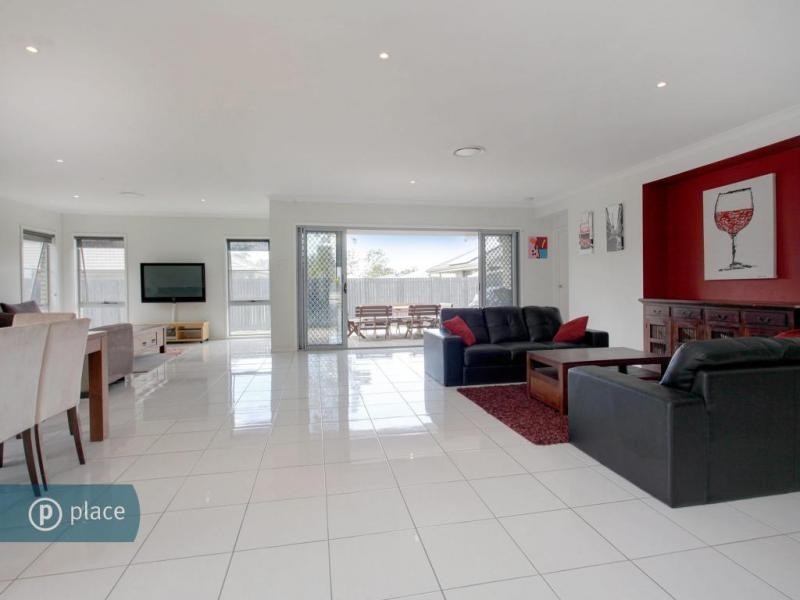 86 Parkwood Drive, Heathwood QLD 4110