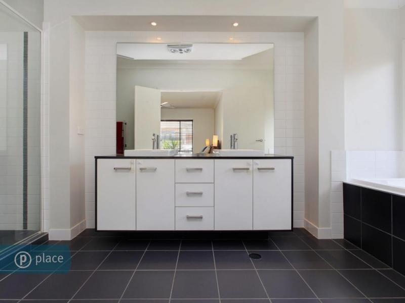 86 Parkwood Drive, Heathwood QLD 4110