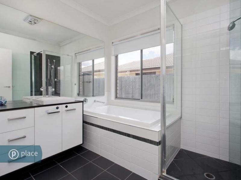 86 Parkwood Drive, Heathwood QLD 4110