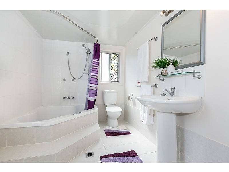 111 Plumer Street, Sherwood QLD 4075