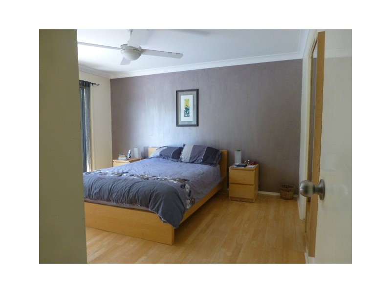 8 Sherborne Place, Chapel Hill QLD 4069