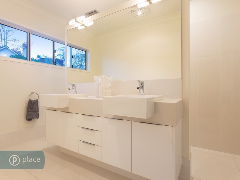 25 McCaul Street, Taringa QLD 4068