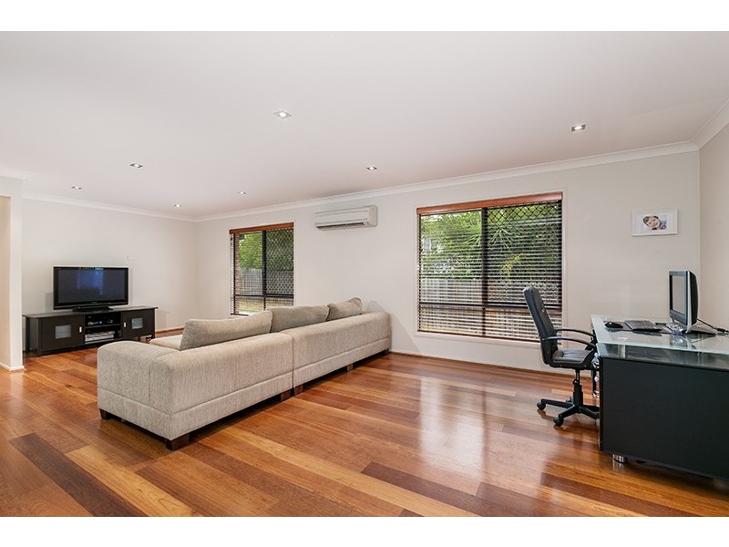 36 Campbell Terrace, Oxley QLD 4075