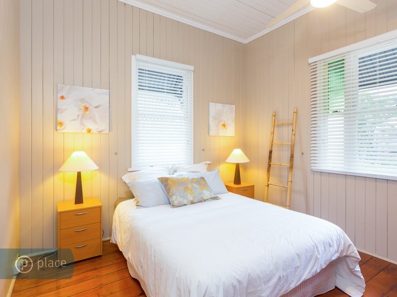 174 Strong Ave, Graceville QLD 4075