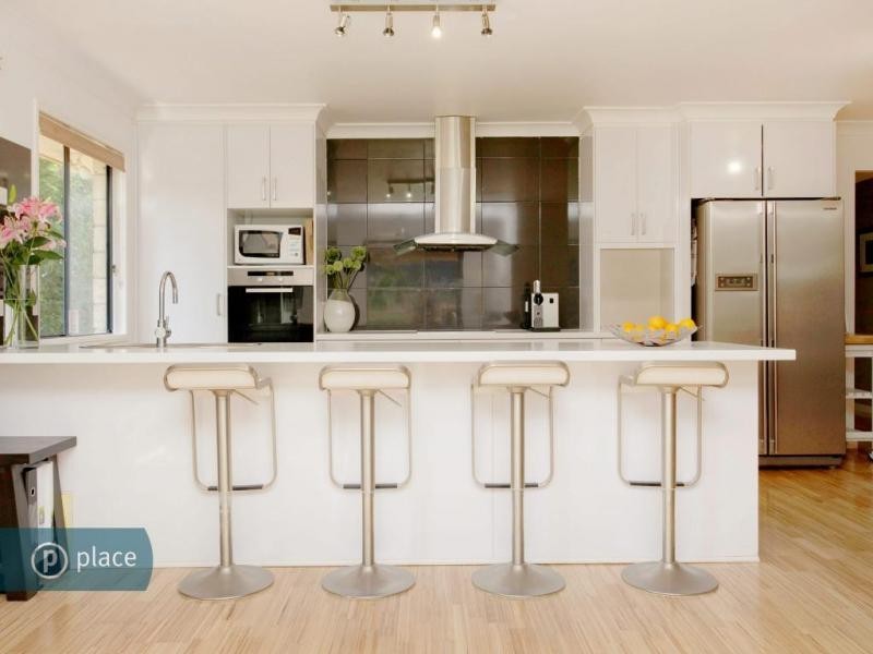 10 Penina Place, Oxley QLD 4075