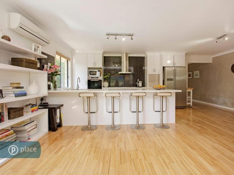 10 Penina Place, Oxley QLD 4075