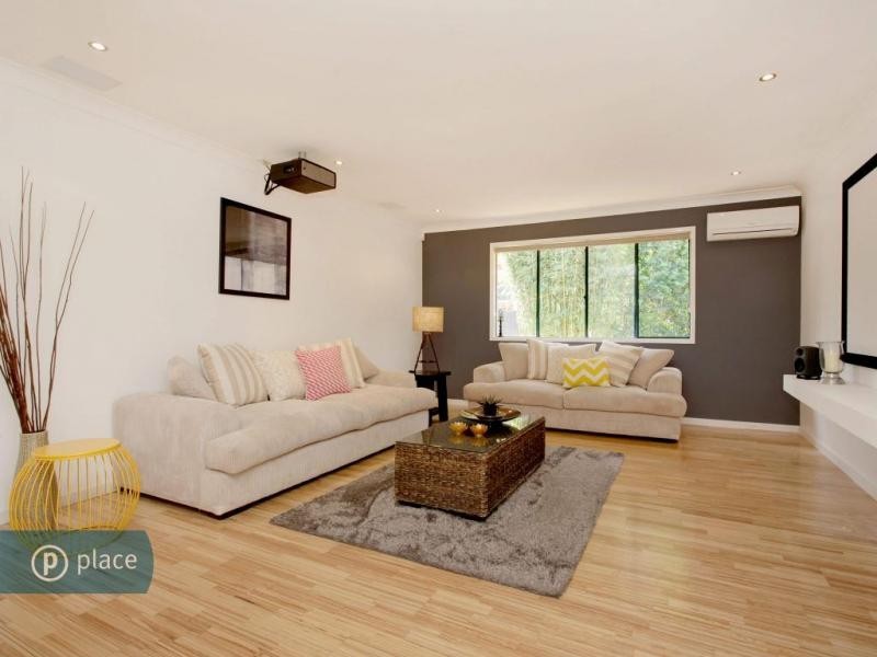 10 Penina Place, Oxley QLD 4075