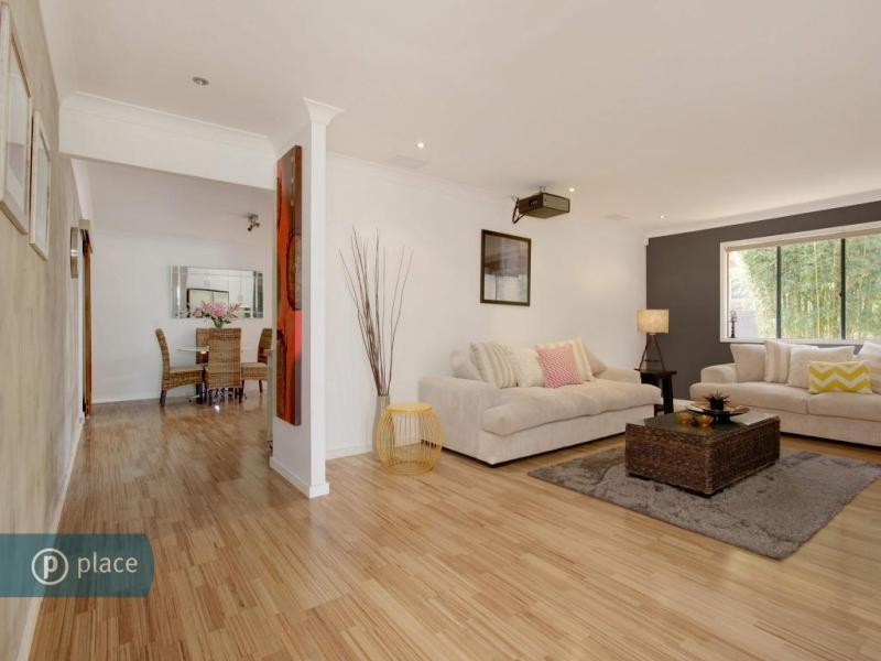 10 Penina Place, Oxley QLD 4075