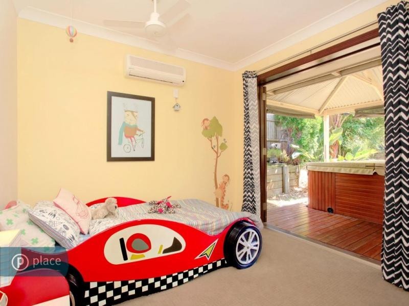 10 Penina Place, Oxley QLD 4075