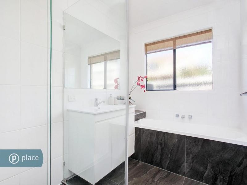 10 Penina Place, Oxley QLD 4075