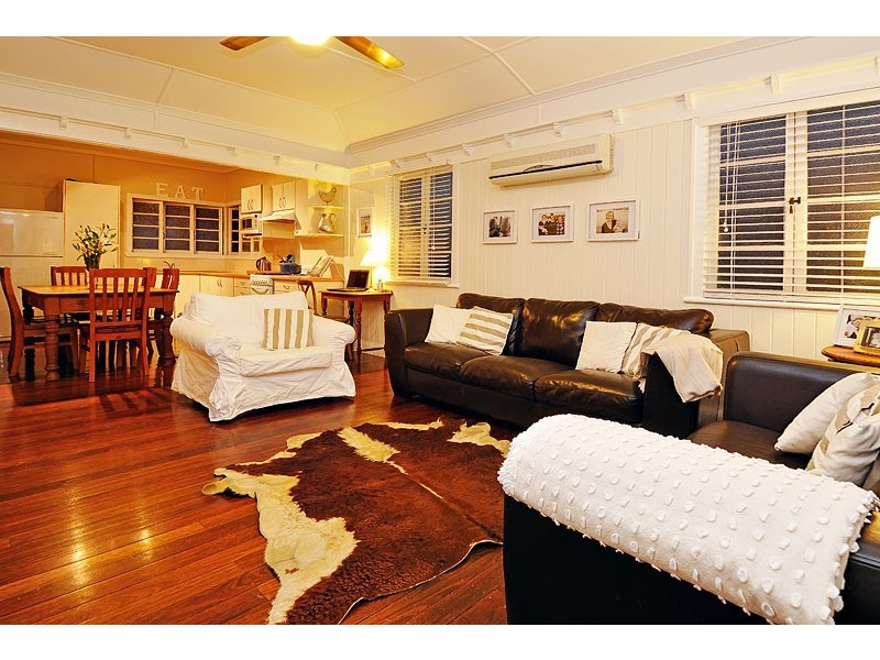 28 Walker Street, Corinda QLD 4075