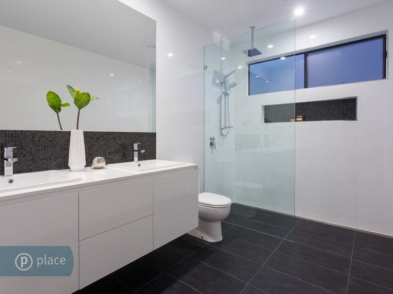 16 Thorpe St, Indooroopilly QLD 4068