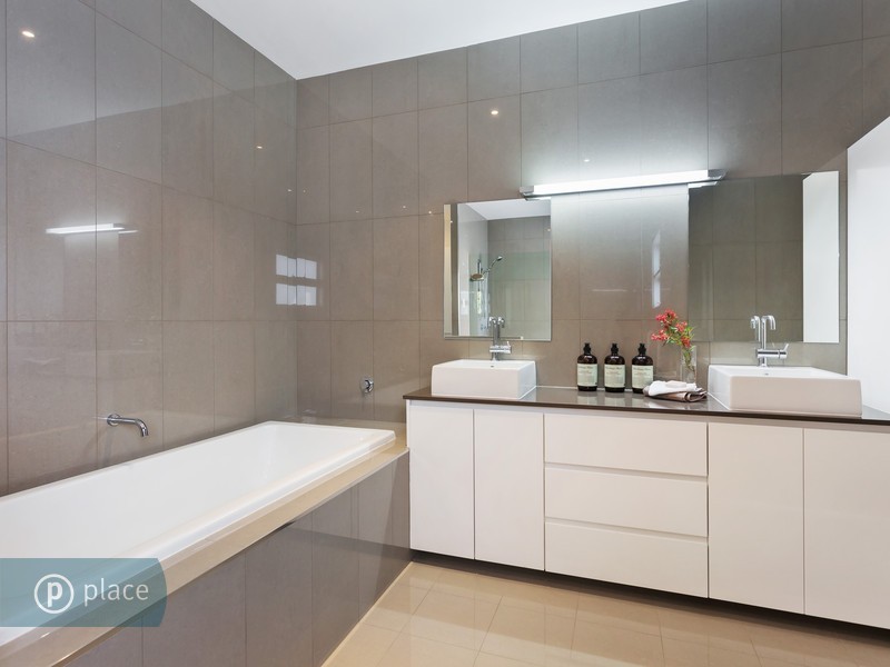 204 Graceville Avenue, Graceville QLD 4075