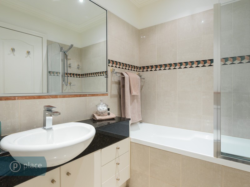 4/46 Lambert Road, Indooroopilly QLD 4068