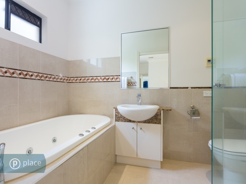 4/46 Lambert Road, Indooroopilly QLD 4068