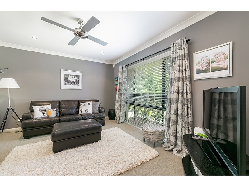 45 Brookeside Crescent, Seventeen Mile Rocks QLD 4073