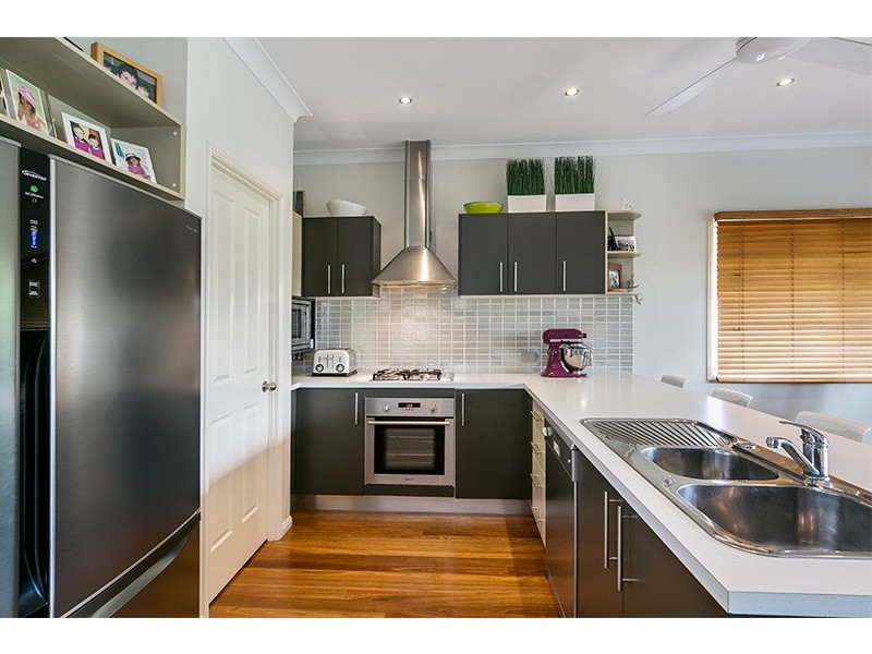 16 Collins Street, Corinda QLD 4075