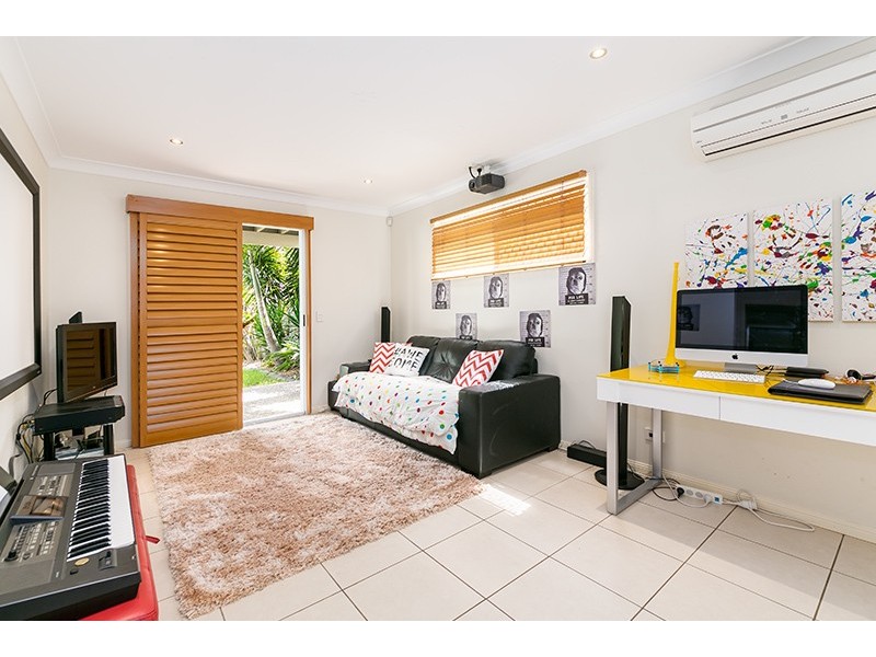 16 Collins Street, Corinda QLD 4075