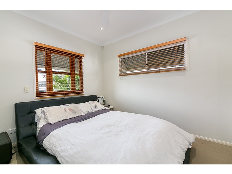 16 Collins Street, Corinda QLD 4075