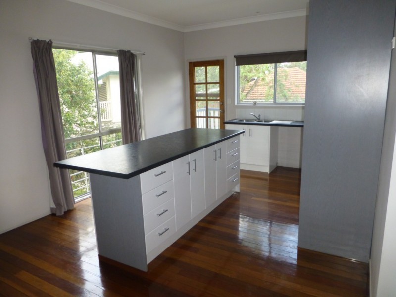 1138 Oxley Road, Oxley QLD 4075