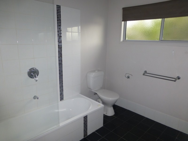 1138 Oxley Road, Oxley QLD 4075