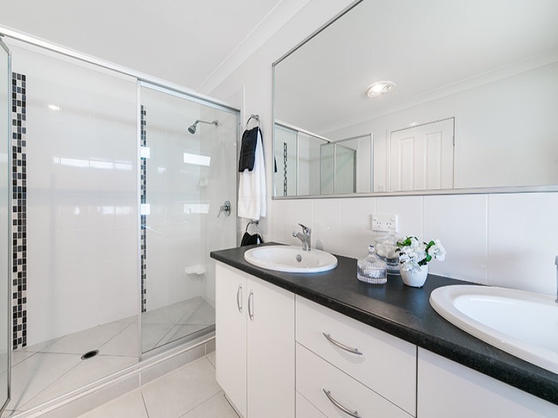 26 Cascades Street, Springfield Lakes QLD 4300