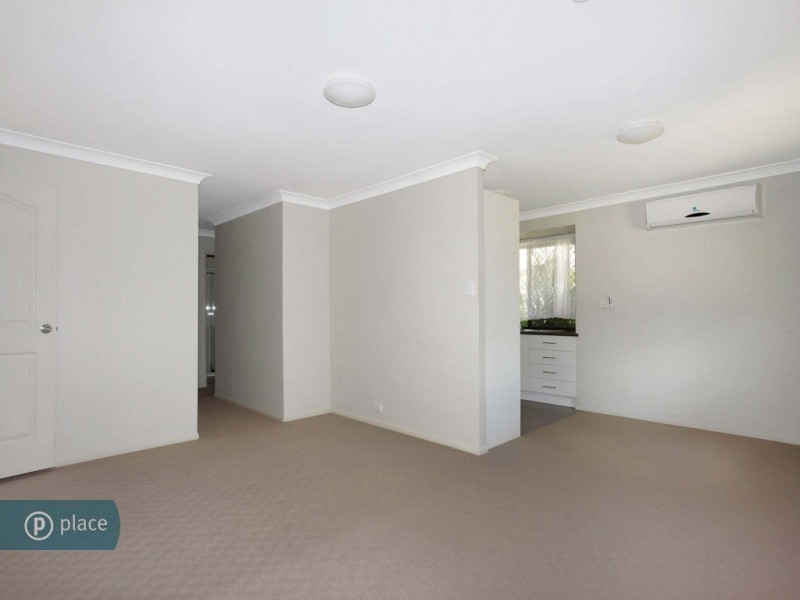 41 Logan Avenue, Oxley QLD 4075
