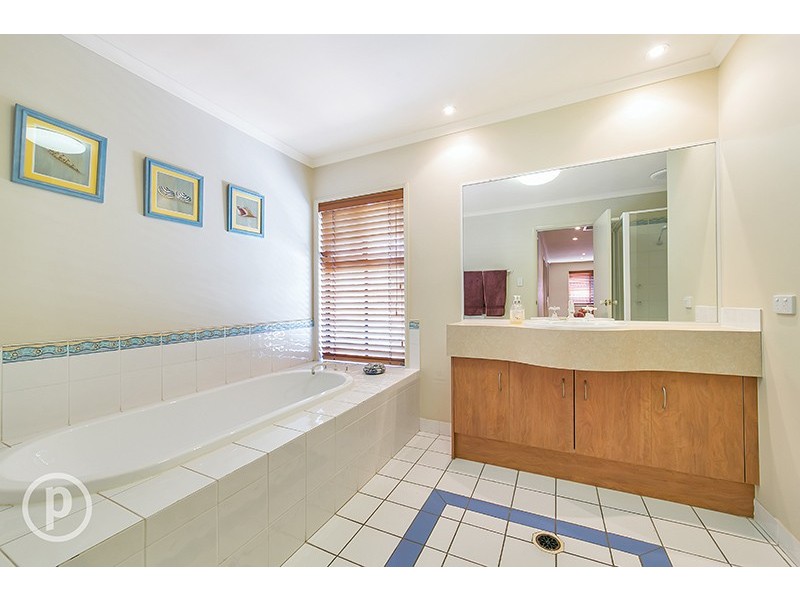 66 Oakmont Avenue, Oxley QLD 4075