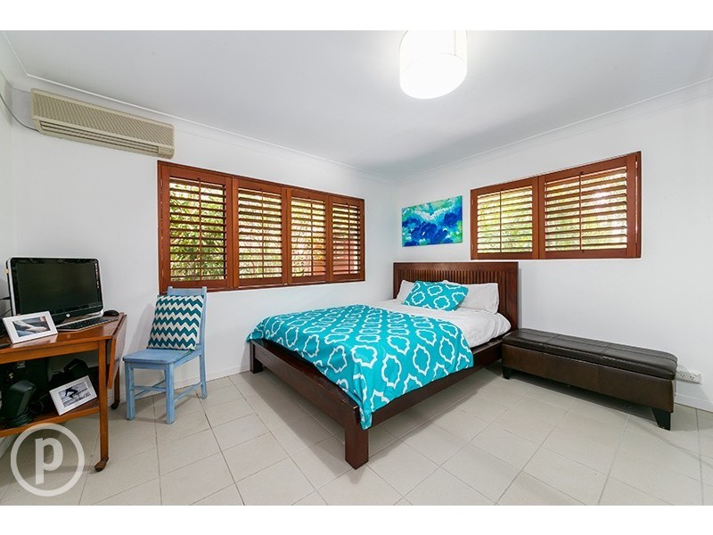 16 Lambourn Street, Chapel Hill QLD 4069