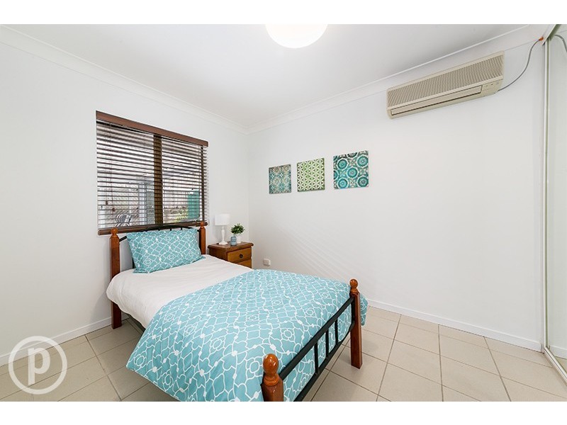 16 Lambourn Street, Chapel Hill QLD 4069