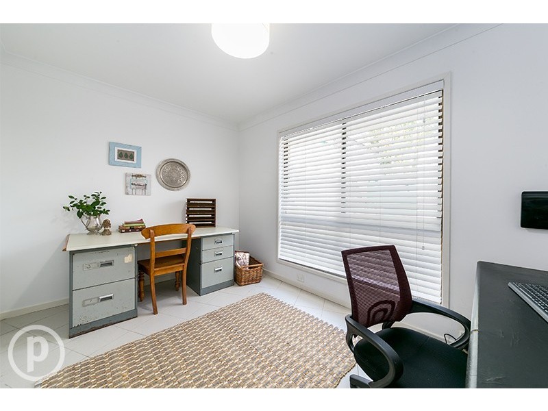 16 Lambourn Street, Chapel Hill QLD 4069