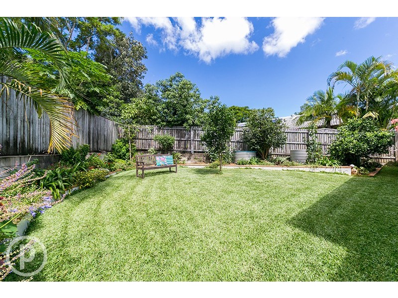 16 Lambourn Street, Chapel Hill QLD 4069