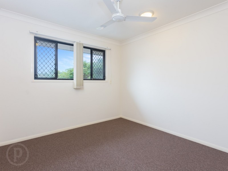 1/300 Cliveden Avenue, Corinda QLD 4075