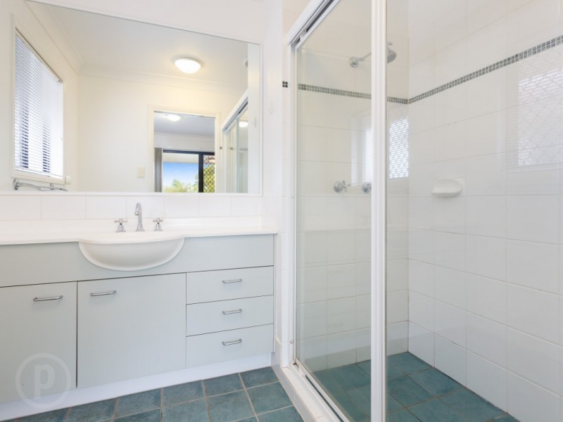 1/300 Cliveden Avenue, Corinda QLD 4075