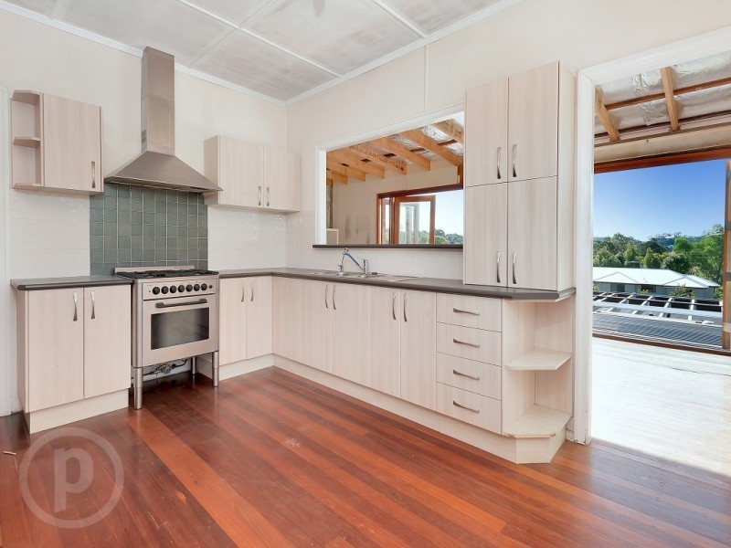 25 Oatland Crescent, Holland Park West QLD 4121