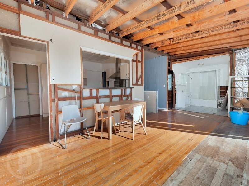 25 Oatland Crescent, Holland Park West QLD 4121