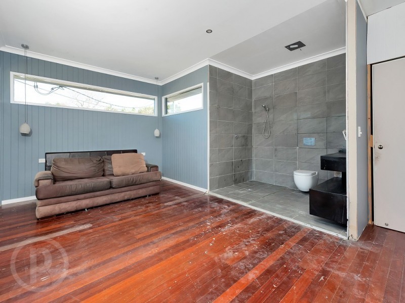 25 Oatland Crescent, Holland Park West QLD 4121