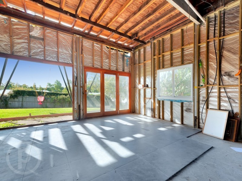 25 Oatland Crescent, Holland Park West QLD 4121