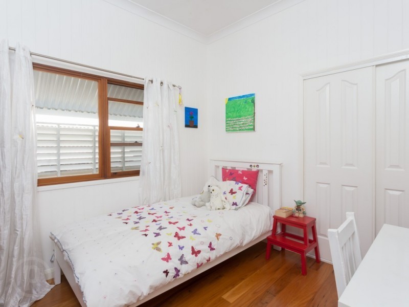 145 Strong Avenue, Graceville QLD 4075