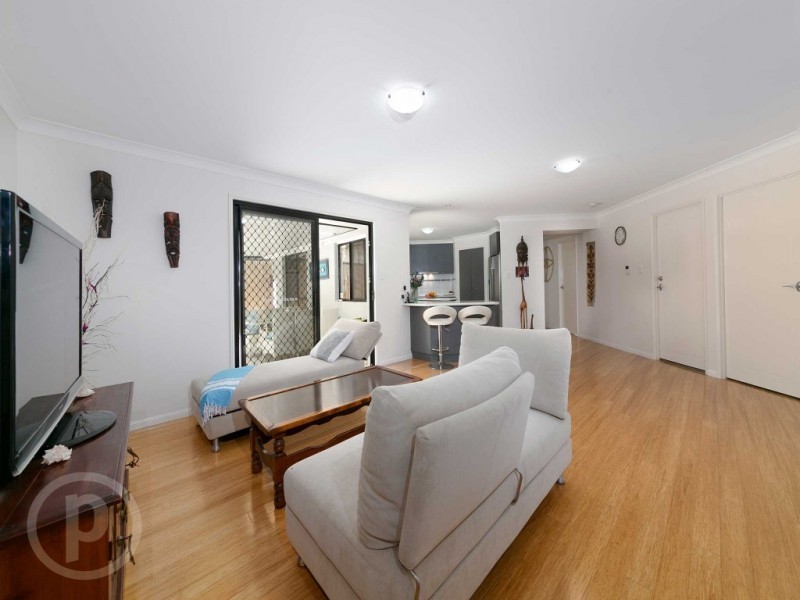 54 Brookeside Crescent, Seventeen Mile Rocks QLD 4073