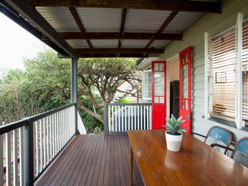 137 Graceville Avenue, Graceville QLD 4075