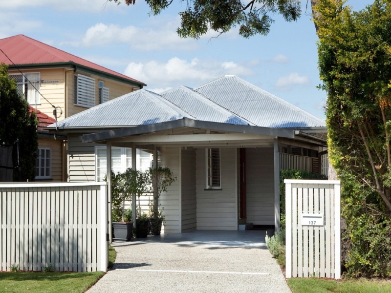 137 Graceville Avenue, Graceville QLD 4075