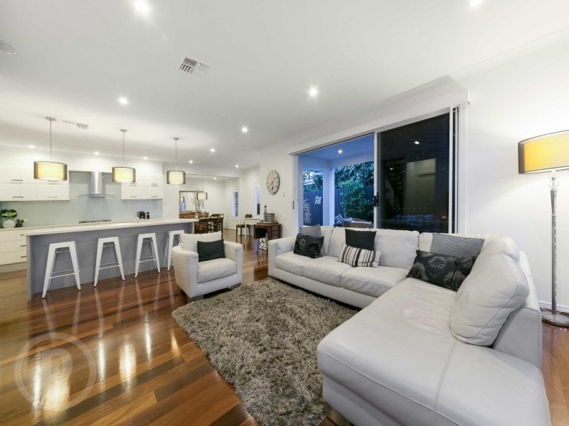 52 Long Street West, Graceville QLD 4075