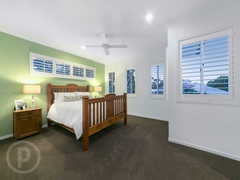 52 Long Street West, Graceville QLD 4075