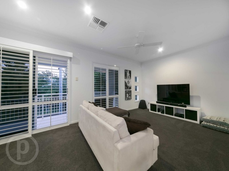 52 Long Street West, Graceville QLD 4075