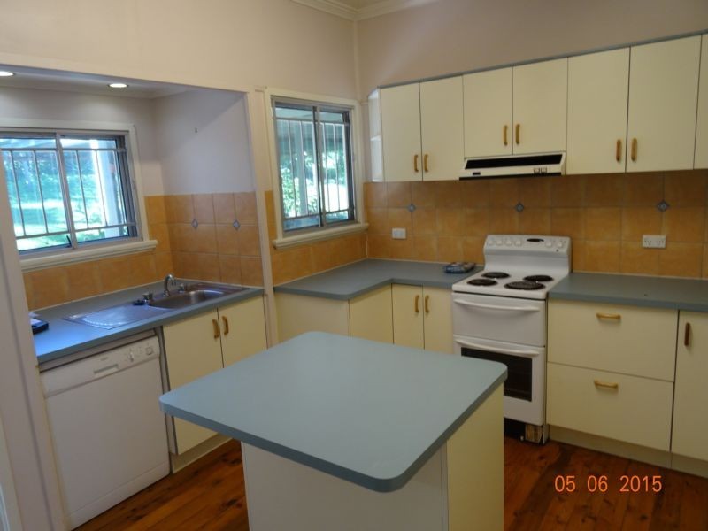 47 Lyon Ave, Oxley QLD 4075