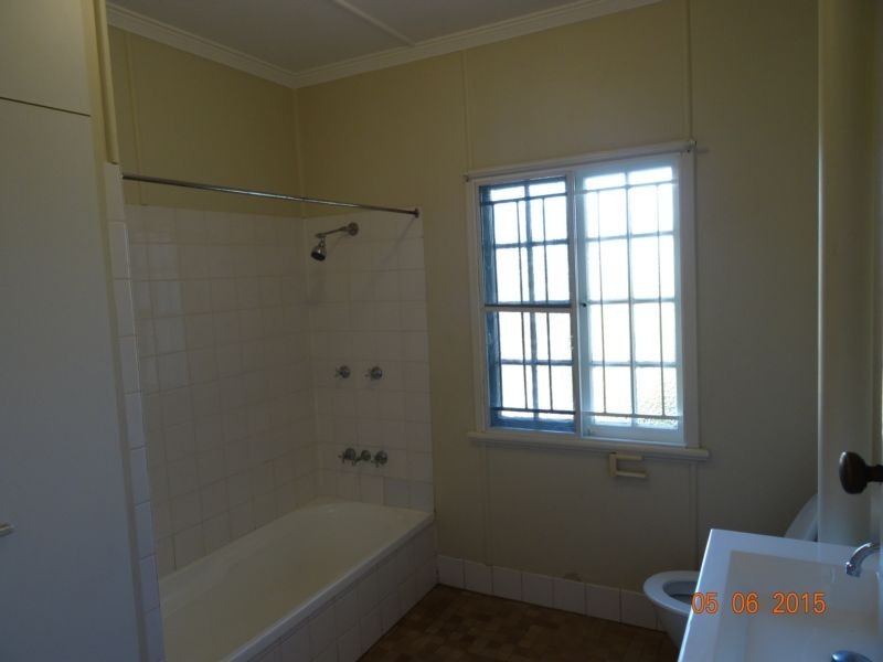 47 Lyon Ave, Oxley QLD 4075